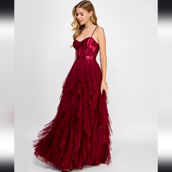 NWT City Studio Junior Sweetheart-Neck Ruffled Gown in Cabernet Size 1/2 - Picture 3 of 16